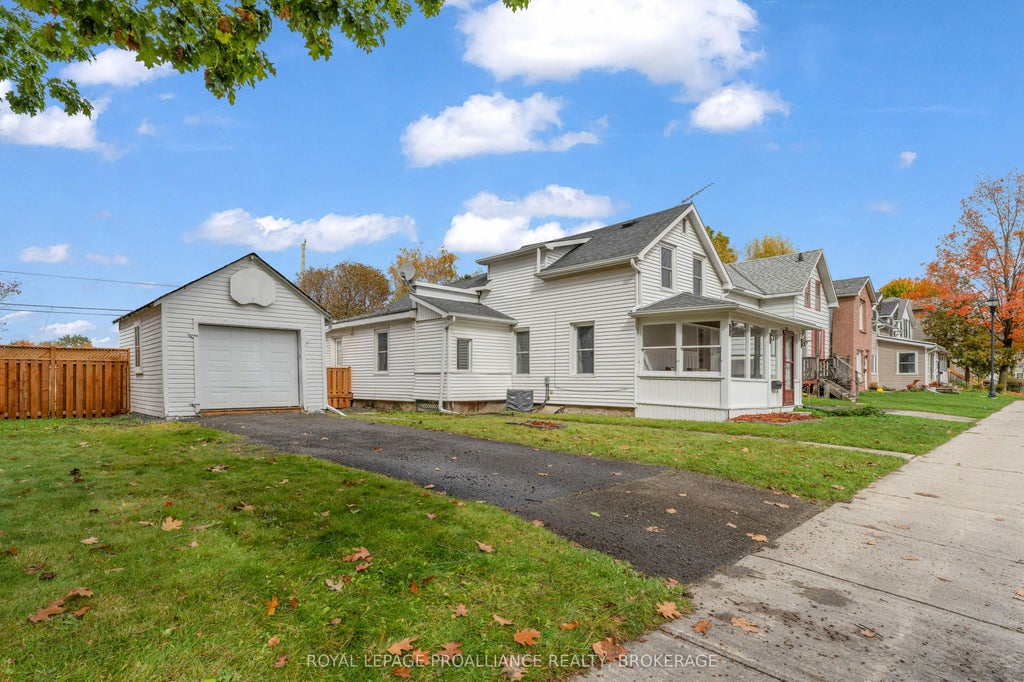 Photo of 262 Brock Street, Gananoque, ON K7G 1K4 (MLS # X14081476)