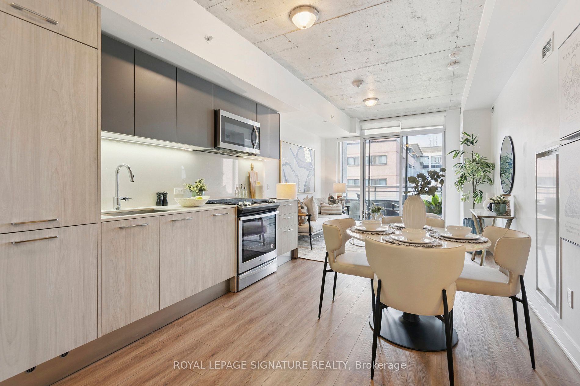 665 Kingston Road 407