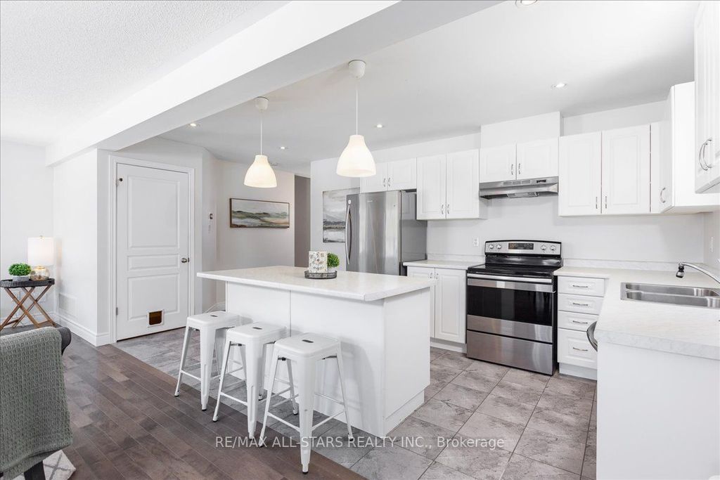 Photo of 81 Douglas Drive, Bracebridge, ON P1L 0L3 (MLS # X13469054)