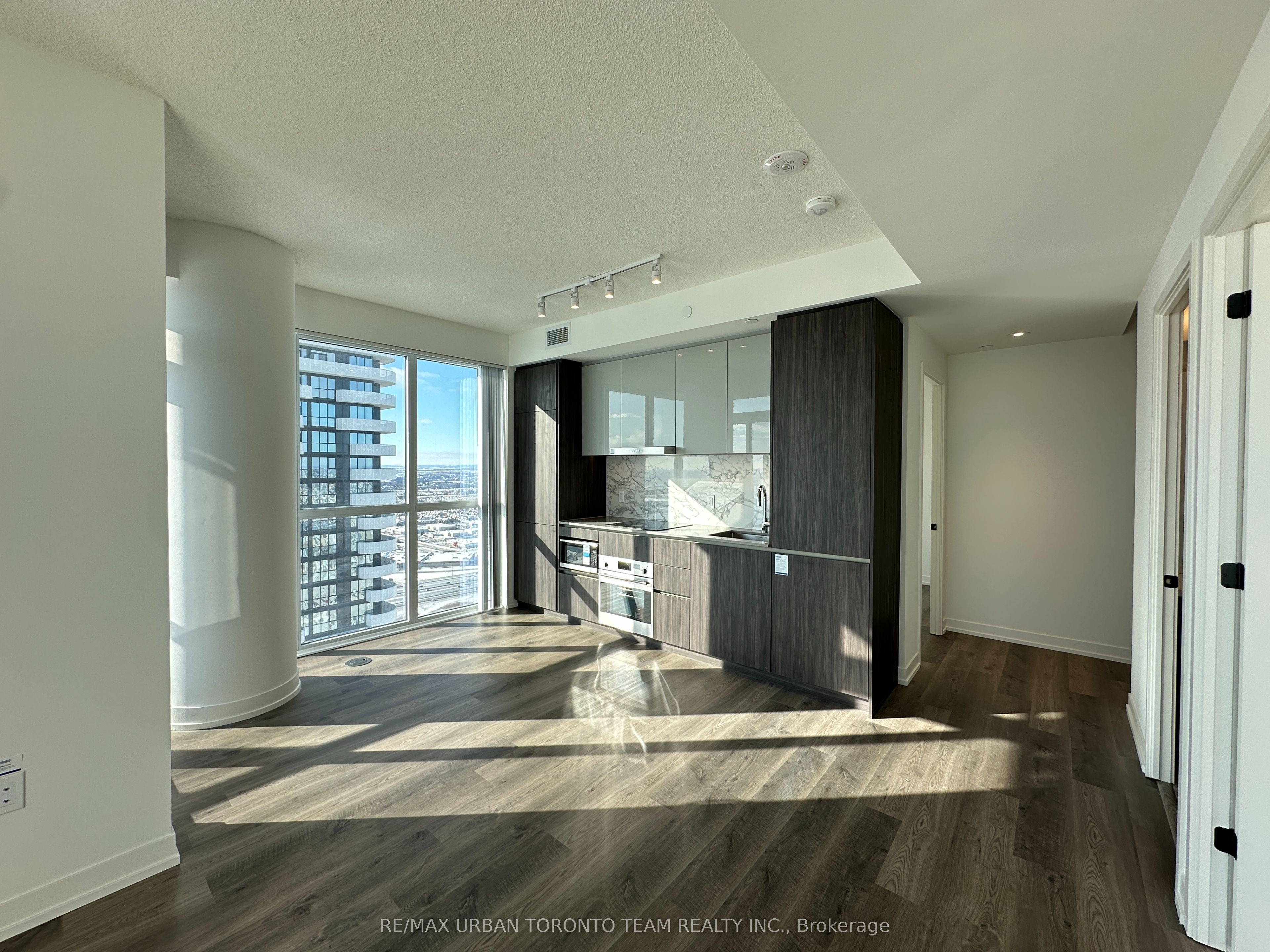 8 Interchange Way 5612