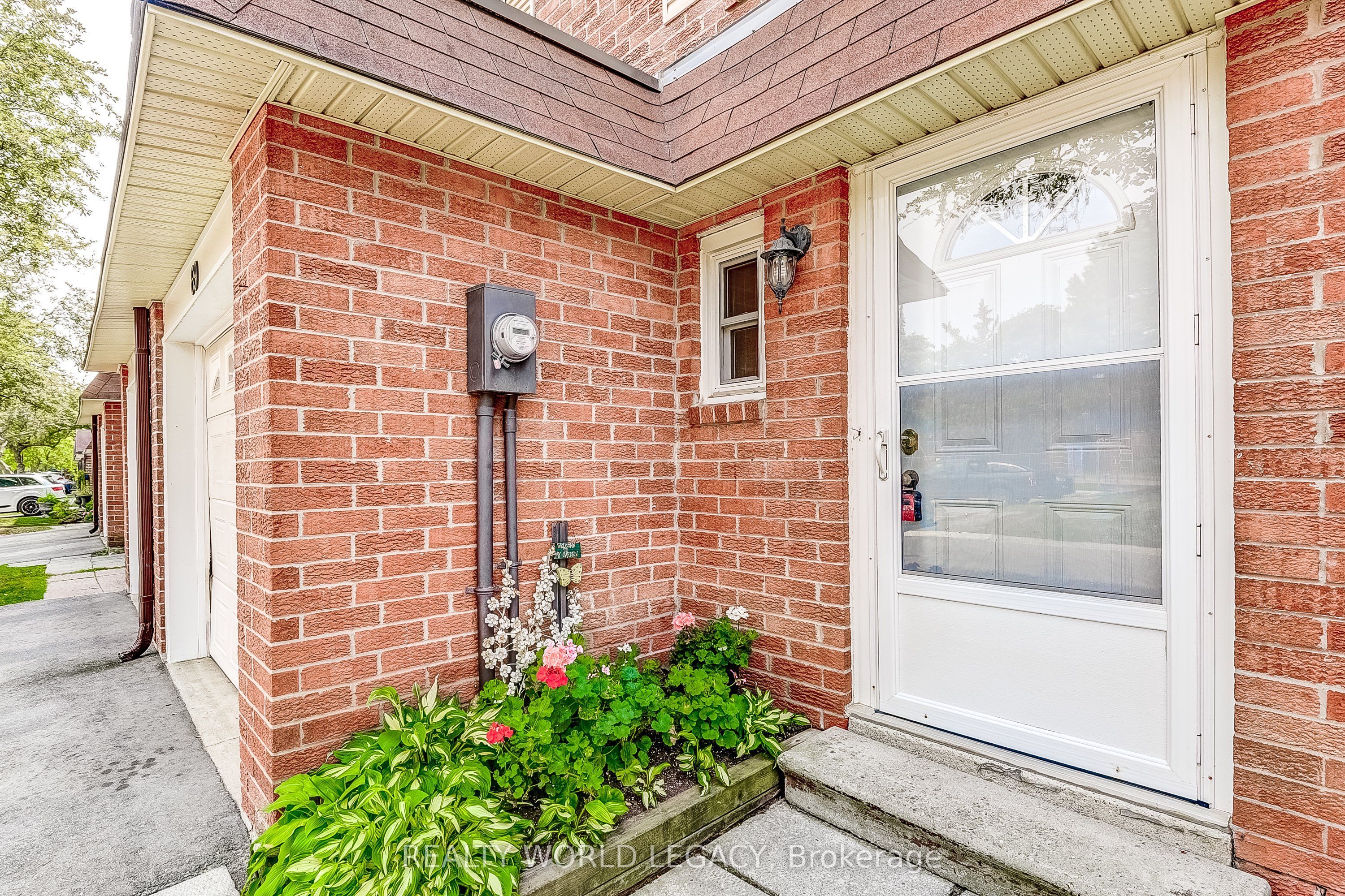 235 Bronte Street S 69