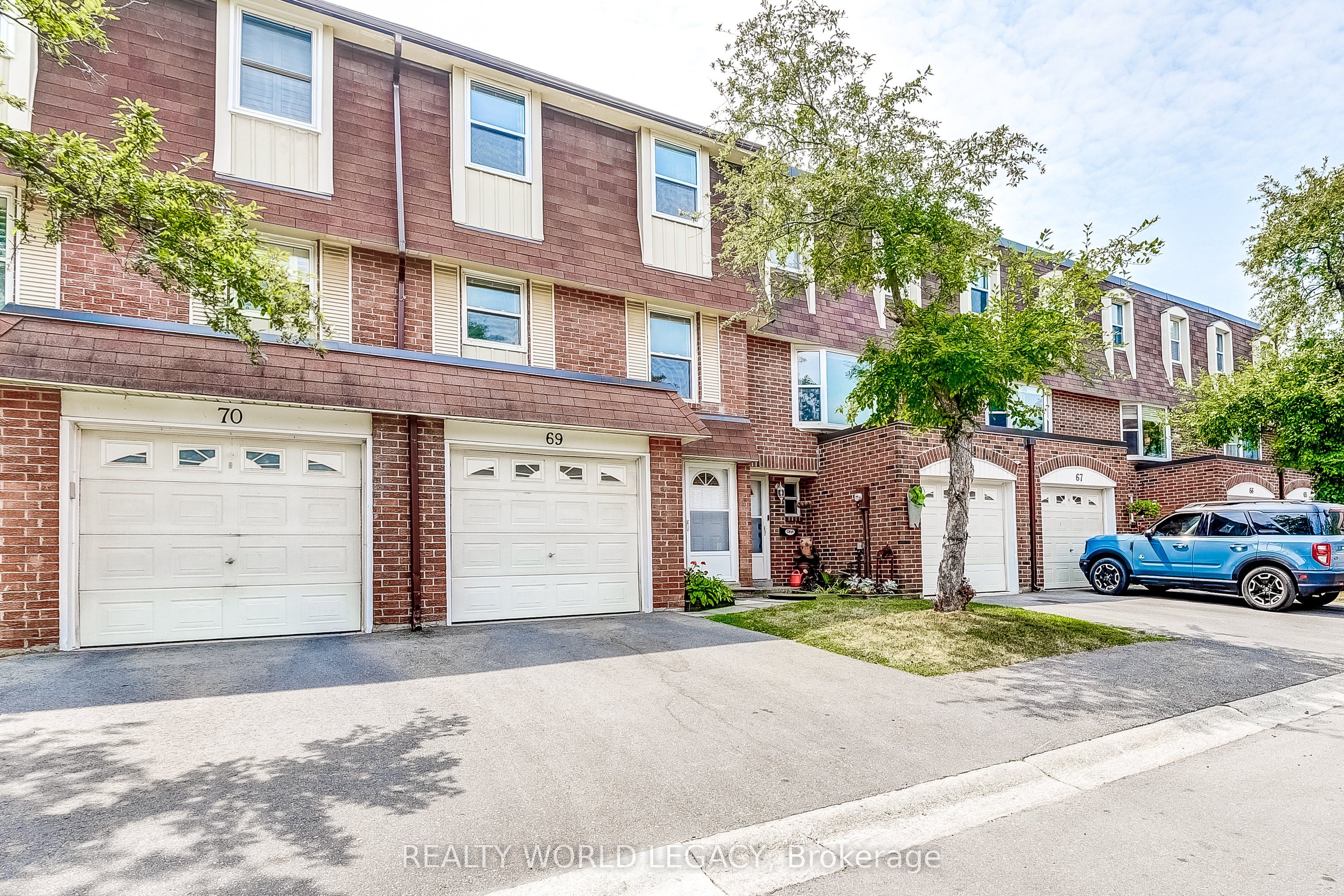 235 Bronte Street S 69