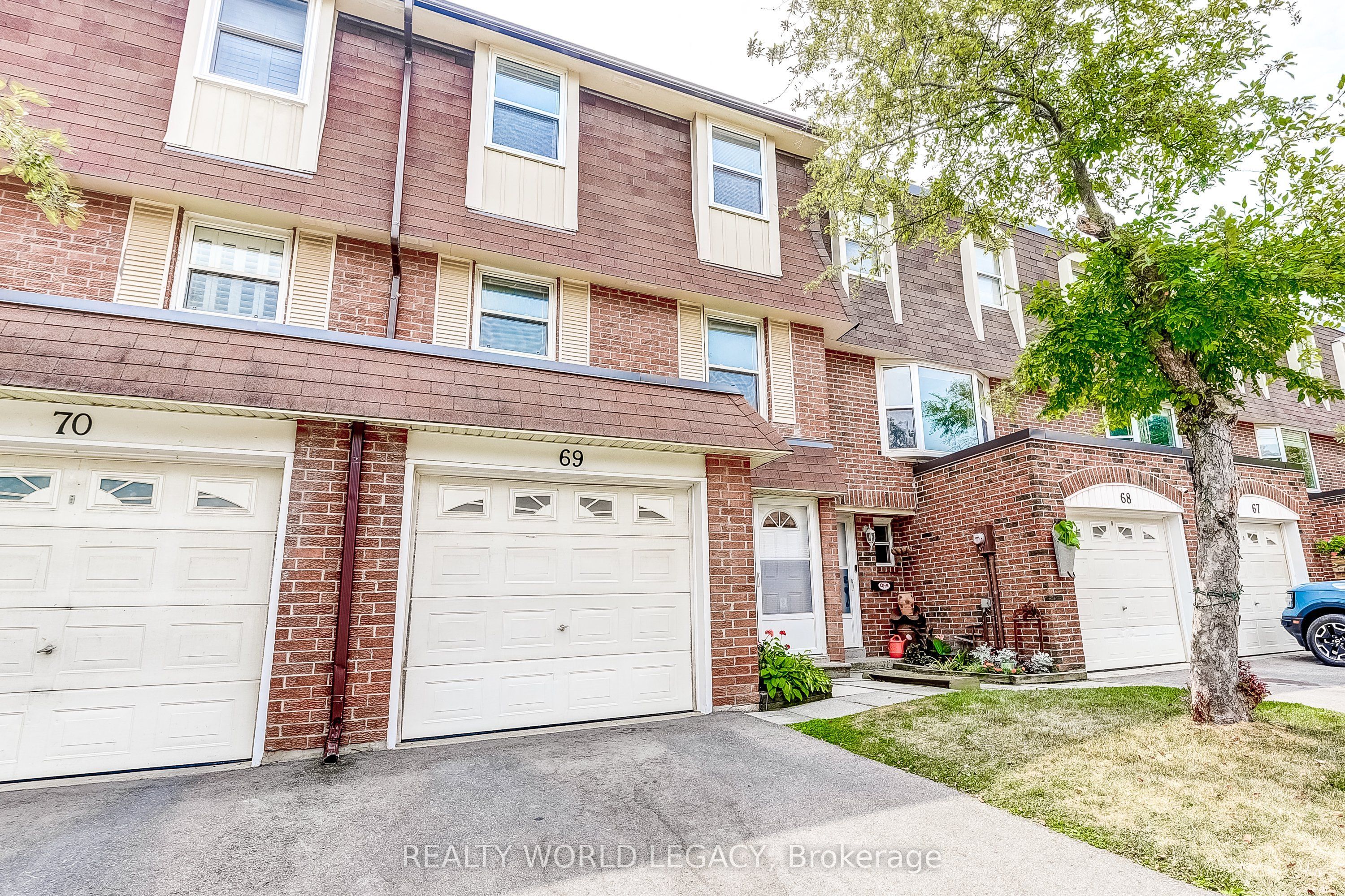 235 Bronte Street S 69
