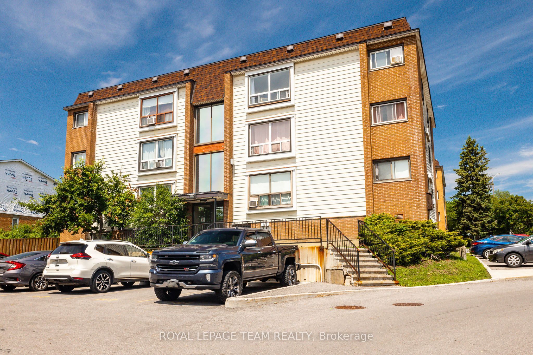 Photo 1 of 21 — 47 Sumac Street 12, Beacon Hill North - South and Area, ON K1J 7T7