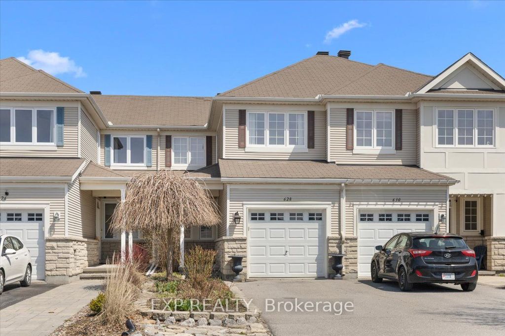 Photo of 628 Pepperville Crescent, Kanata, ON K2M 0E8 (MLS # X13038200)