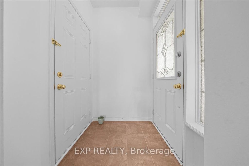 Photo of 628 Pepperville Crescent, Kanata, ON K2M 0E8 (MLS # X13038200)