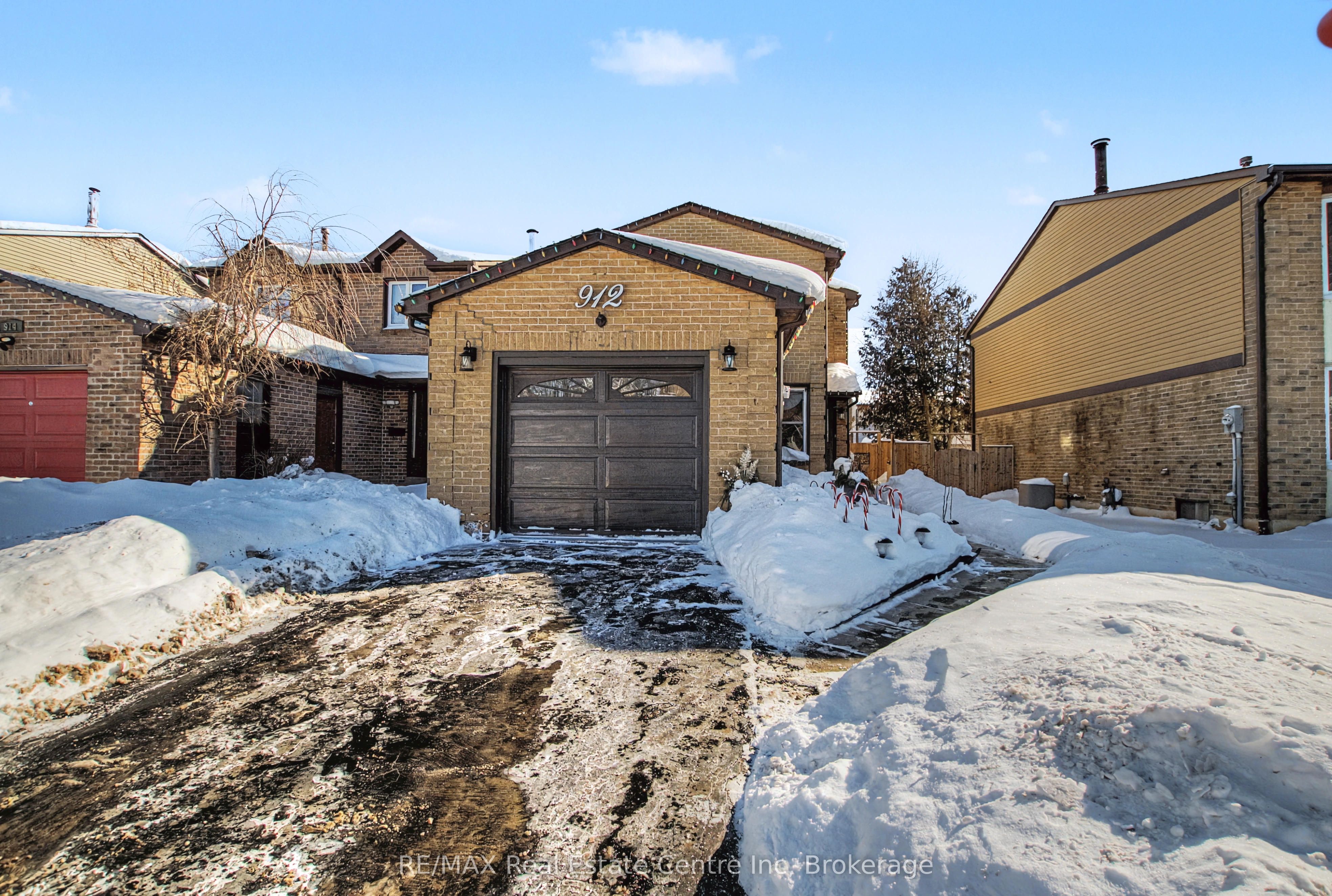 912 Laurier Avenue