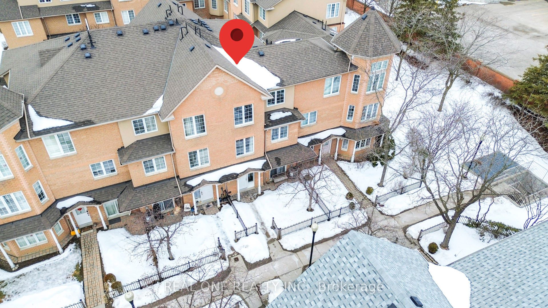 12 St Moritz Way 17