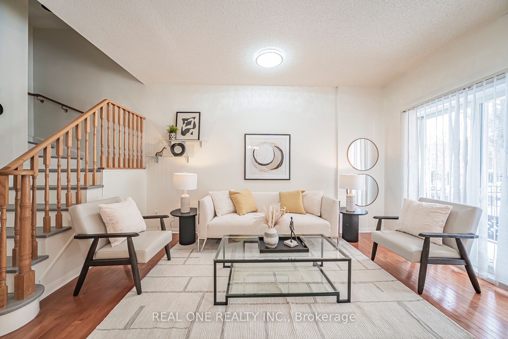 12 St Moritz Way 17