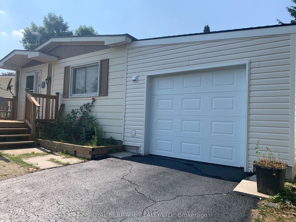 Photo of 39 CIRCLE Drive, Kawartha Lakes, ON K9V 4R1 (MLS # X12954534)