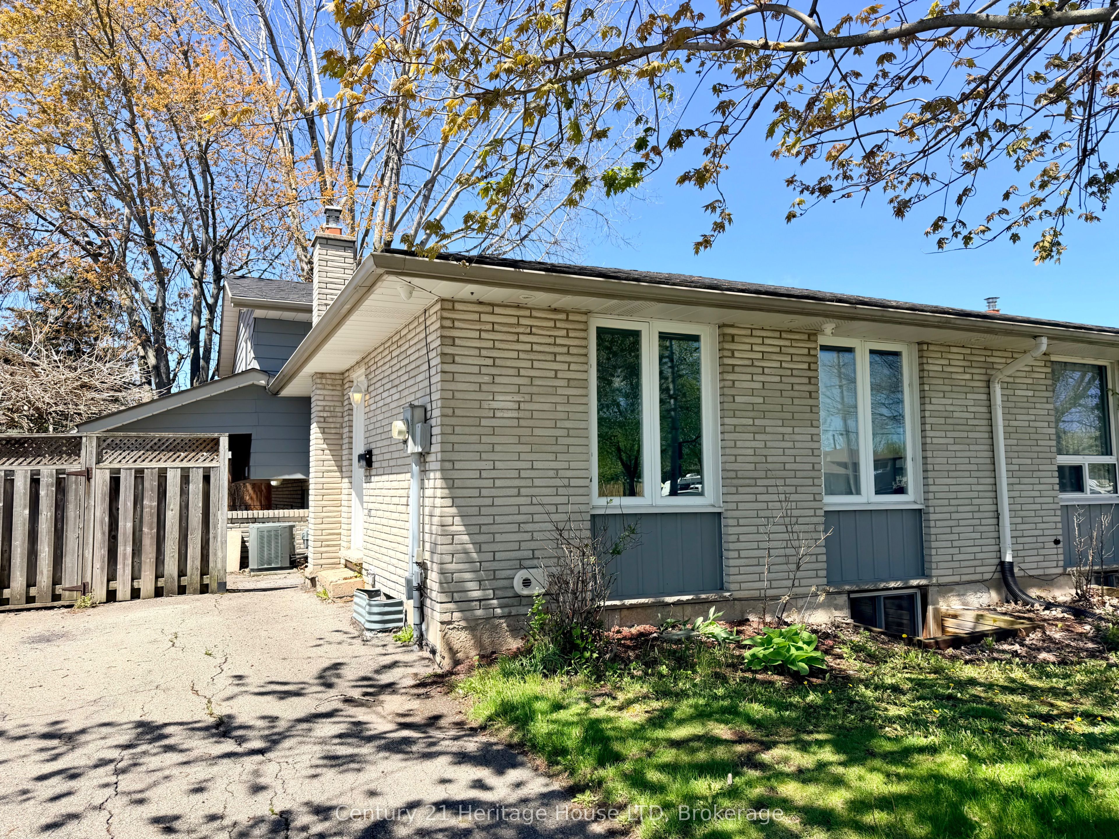 Photo 1 of 29 — 387 First Avenue, Welland, ON L3C 5R3