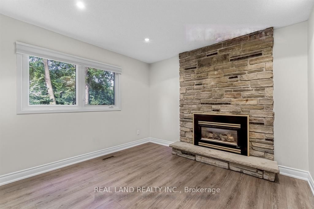 360 Chantenay Drive Lower