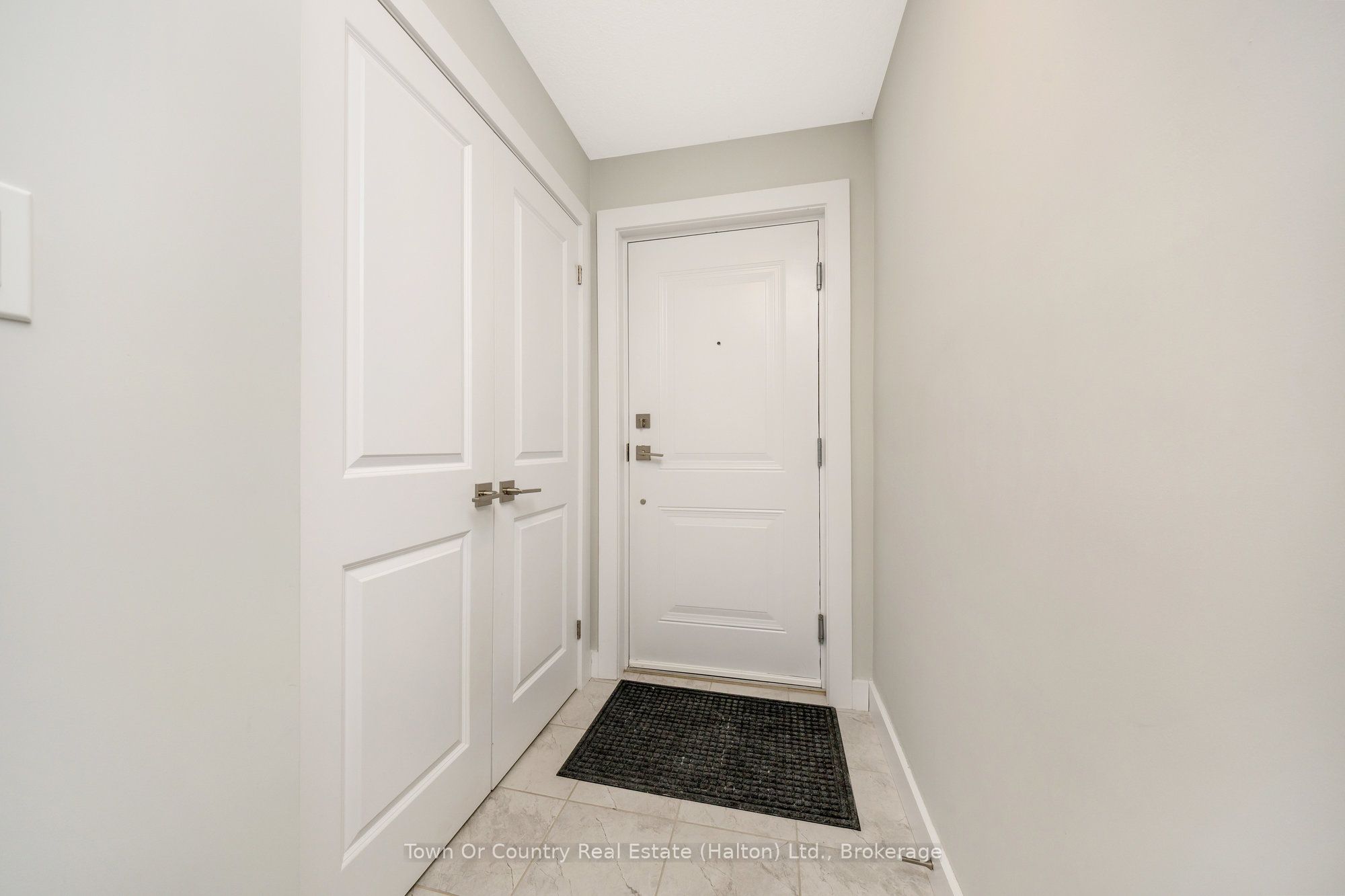 445 Ontario Street S 142