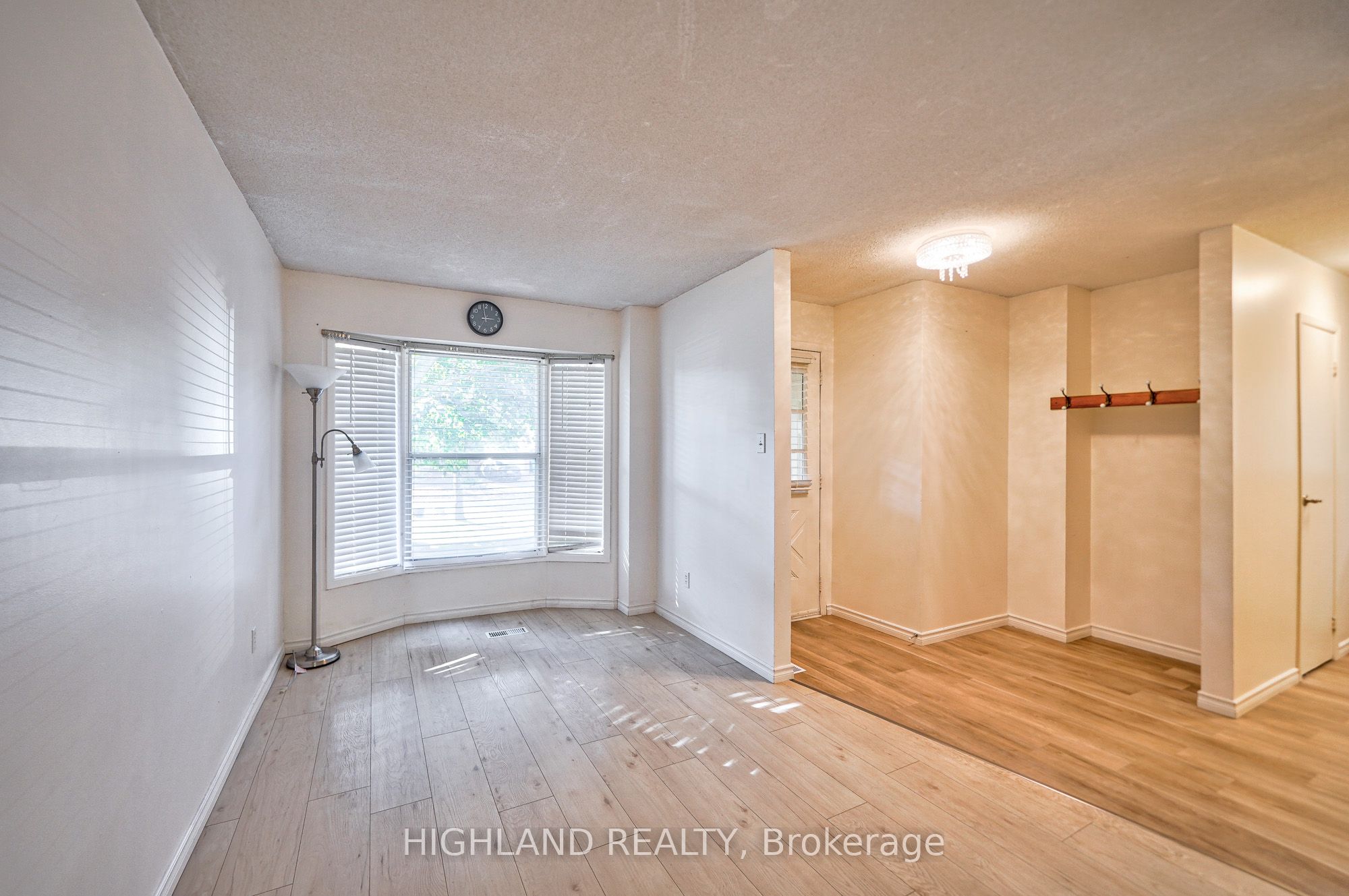 6455 Tisler Crescent