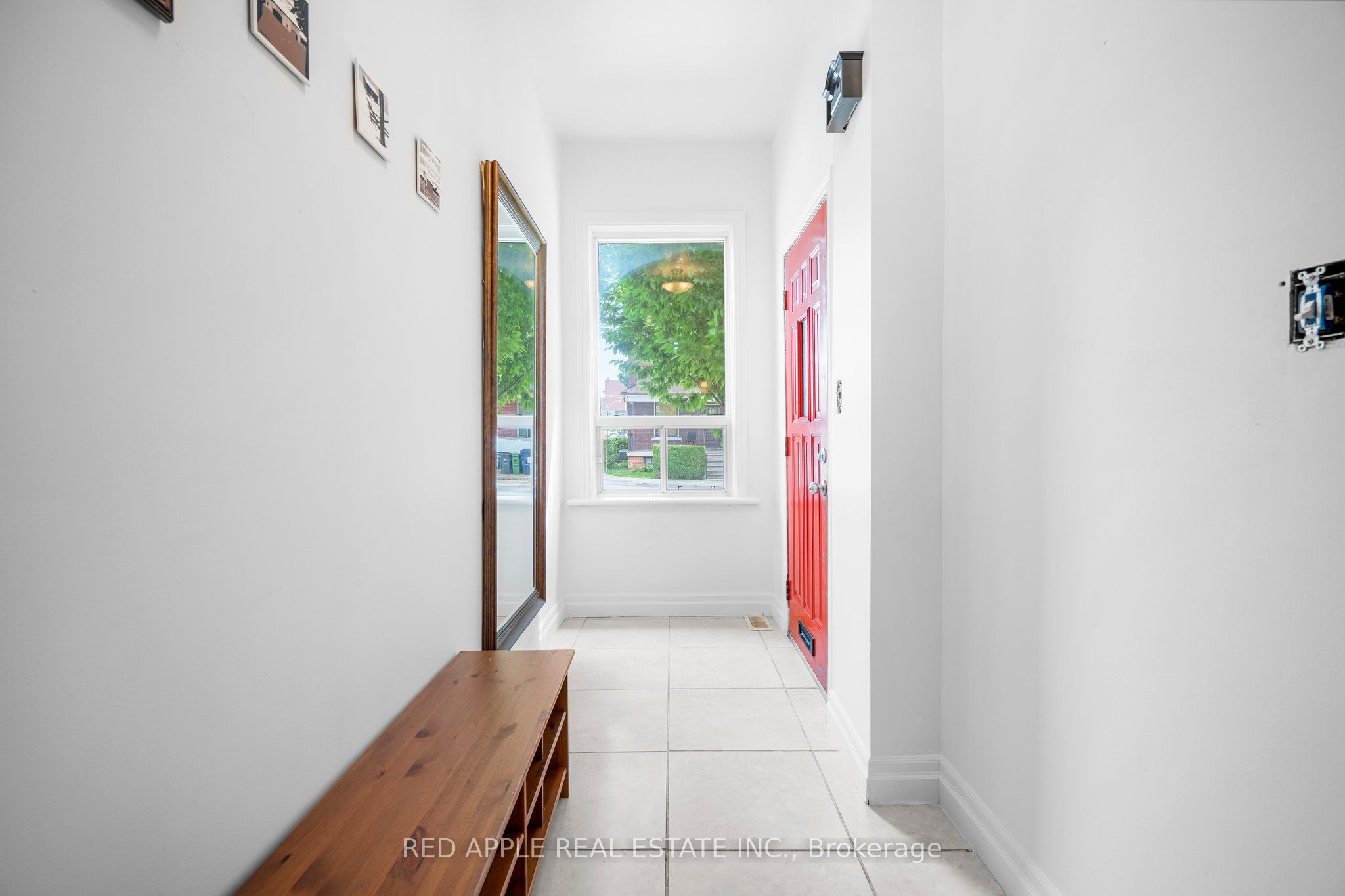 546 Dufferin Street
