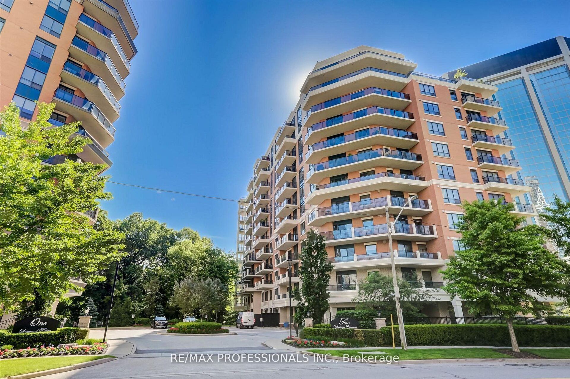 2 Aberfoyle Crescent N 901