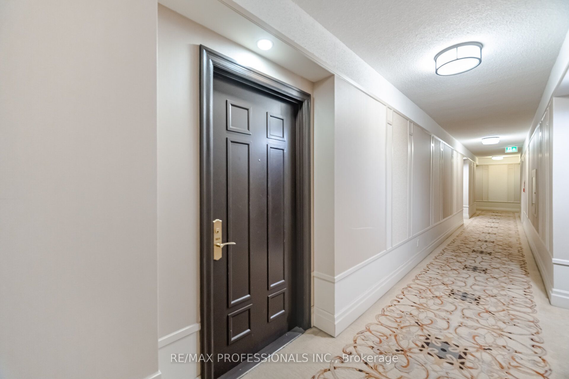 2 Aberfoyle Crescent N 901