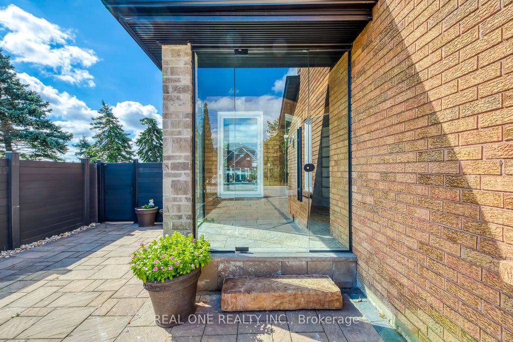 Photo of 6150 Duford Drive, Mississauga, ON L5V 1A6 (MLS # W12457869)