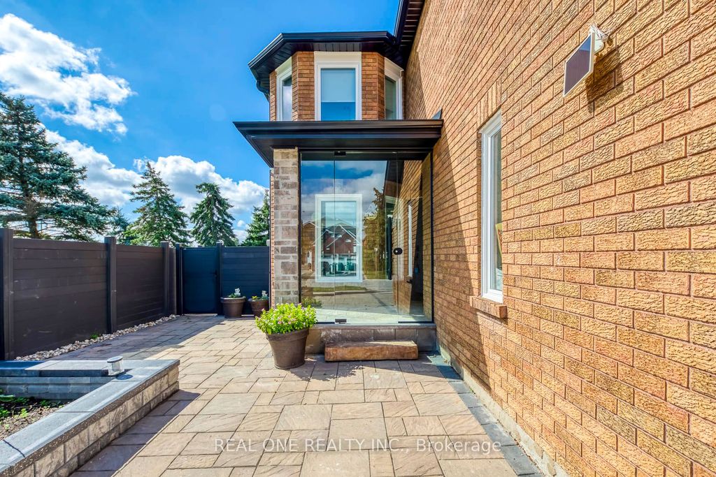 Photo of 6150 Duford Drive, Mississauga, ON L5V 1A6 (MLS # W12457869)