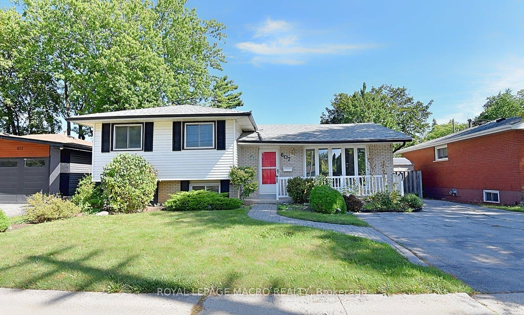 Photo of 607 Walkers Line, Burlington, ON L7N 2E6 (MLS # W13838134)