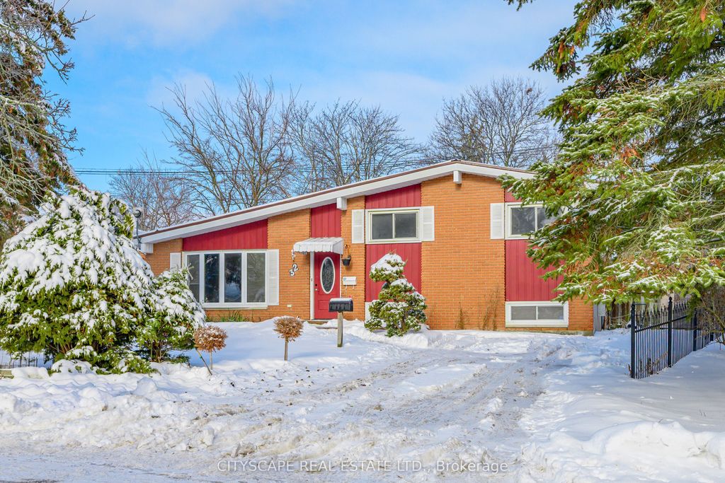 Photo of 32 Edgeview Drive, Quinte West, ON K8V 3G4 (MLS # X12678998)