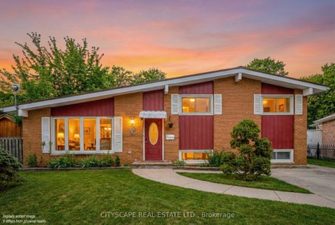 Photo of 32 Edgeview Drive, Quinte West, ON K8V 3G4 (MLS # X12678998)