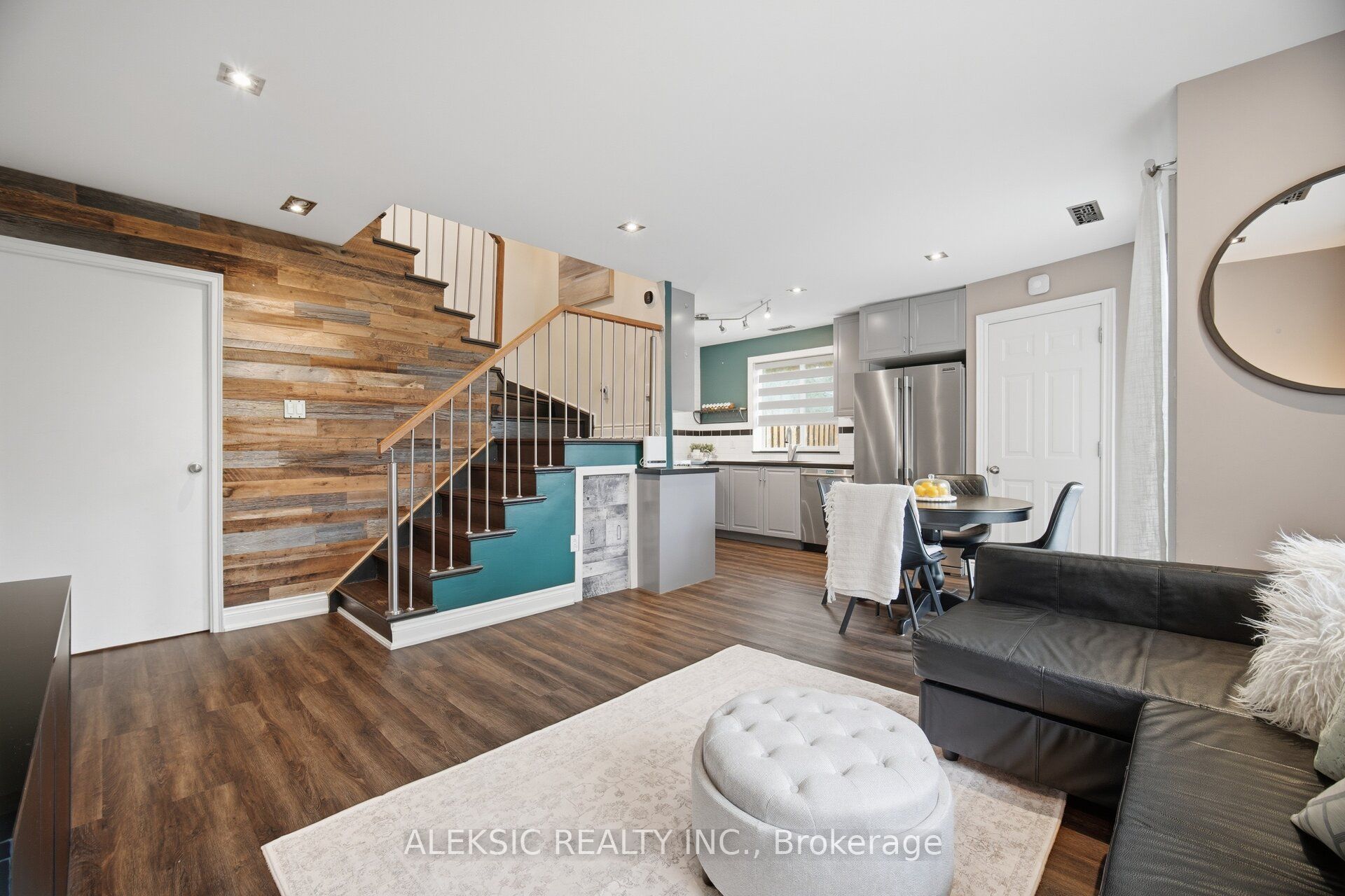 2001 Bonnymede Drive 35