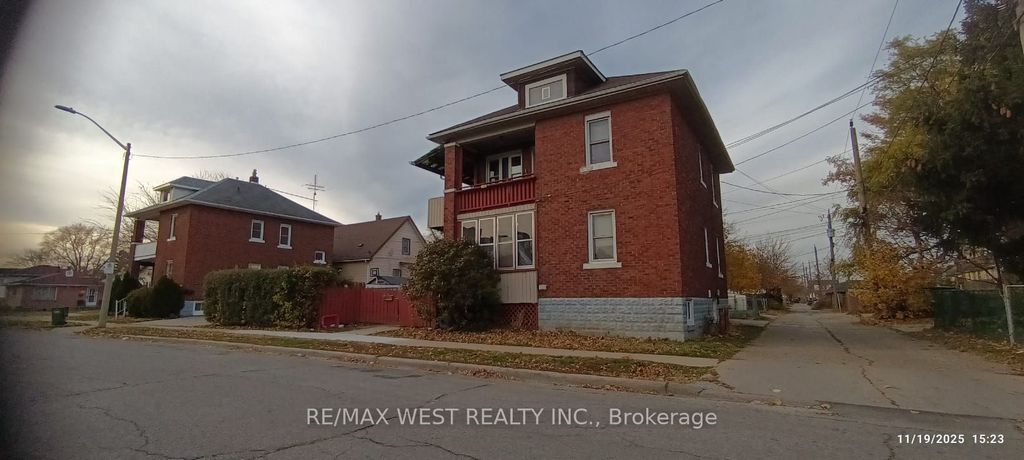 Photo of 1238 Niagara Street #1240, Windsor, ON N9A 3V6 (MLS # X12569358)