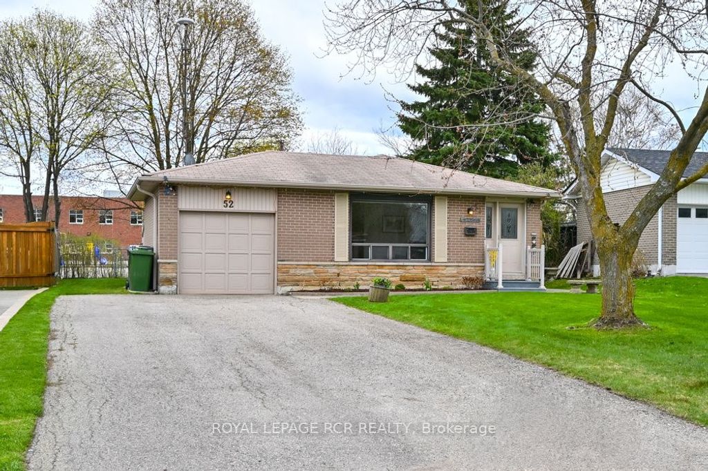Photo of 52 Ellwood Drive E, Caledon, ON L7E 2A5 (MLS # W13079820)