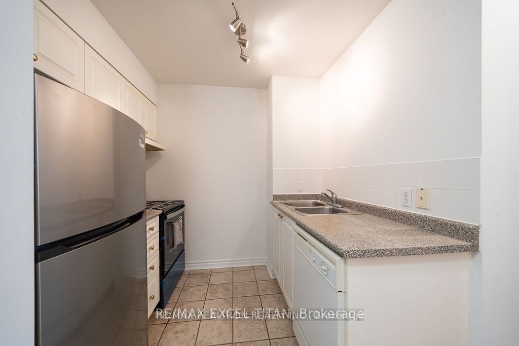 1407 Dupont Street 112