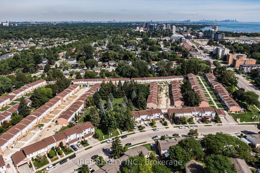Photo of 1055 Shawnmarr Road #43, Mississauga, ON L5H 3V2 (MLS # W13763156)