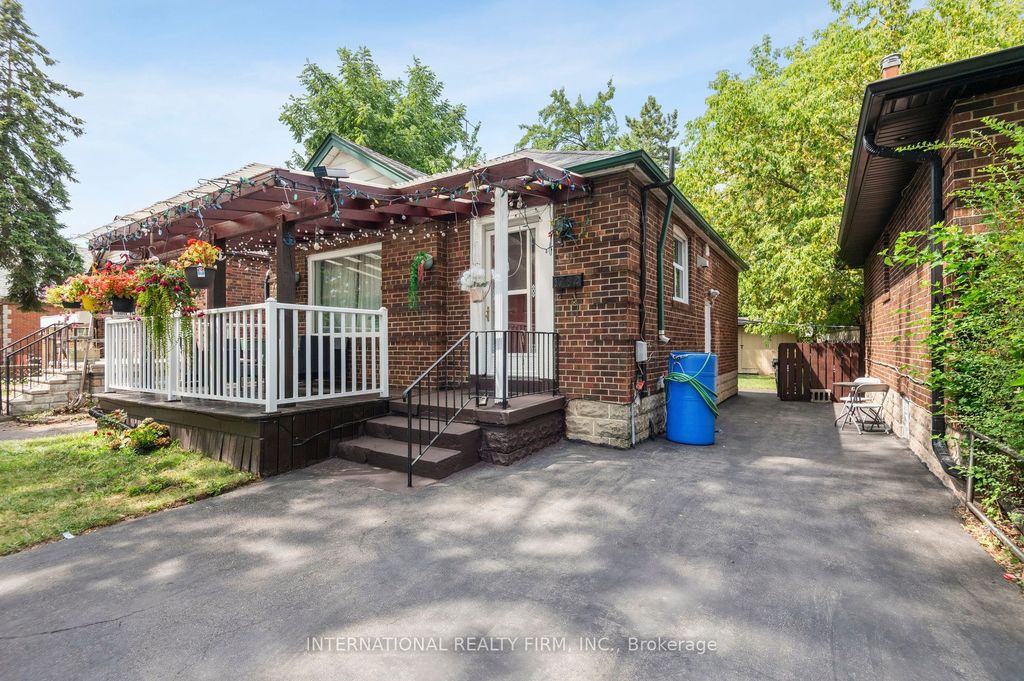 Photo of 1982 Lawrence Avenue W, Toronto, ON M9N 1H4 (MLS # W12409205)