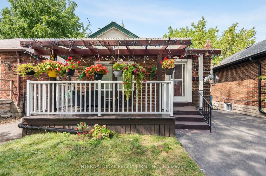 Photo of 1982 Lawrence Avenue W, Toronto, ON M9N 1H4 (MLS # W12409205)