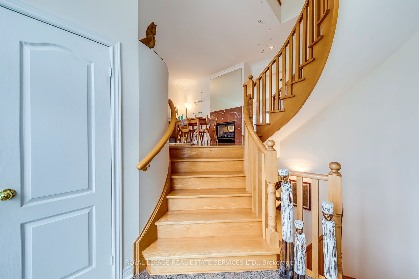 175 La Rose Avenue