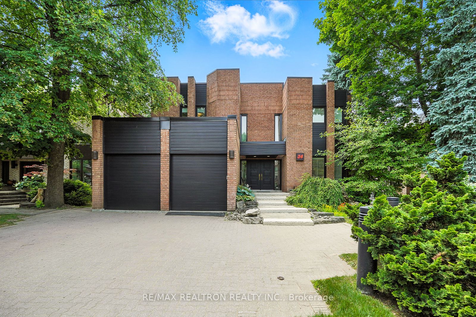 34 Prince Edward Boulevard