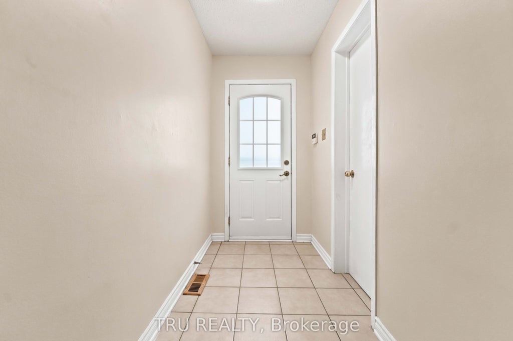 Photo of 2154 Orient Park Drive, Blackburn Hamlet, ON K1B 4V9 (MLS # X13711440)