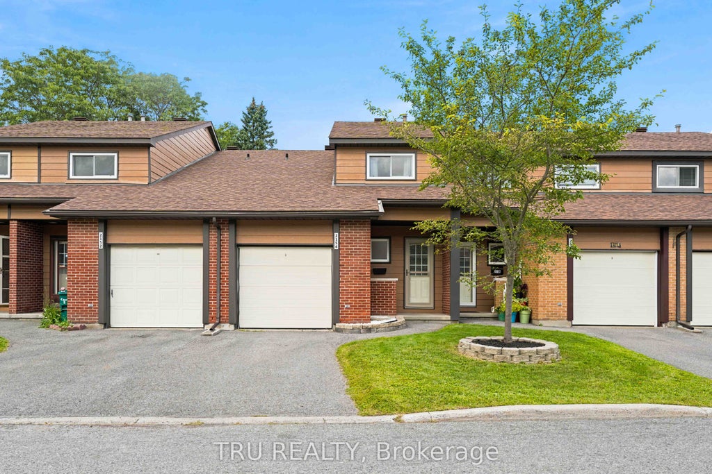 Photo of 2154 Orient Park Drive, Blackburn Hamlet, ON K1B 4V9 (MLS # X13711440)