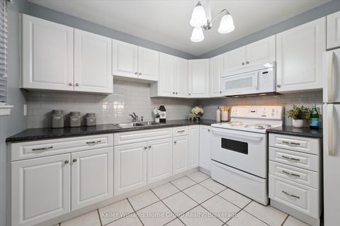 Photo of 201 N Silvercreek Parkway N #39, Guelph, ON N1H 3T4 (MLS # X12471216)