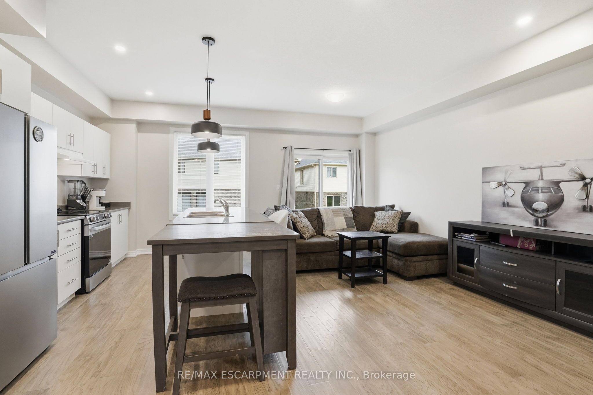 19 Mia Drive E