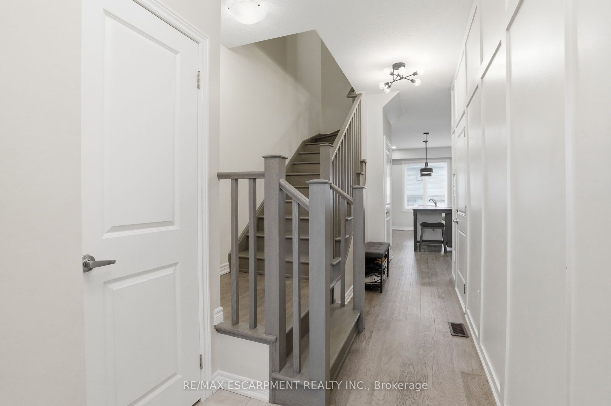 19 Mia Drive E