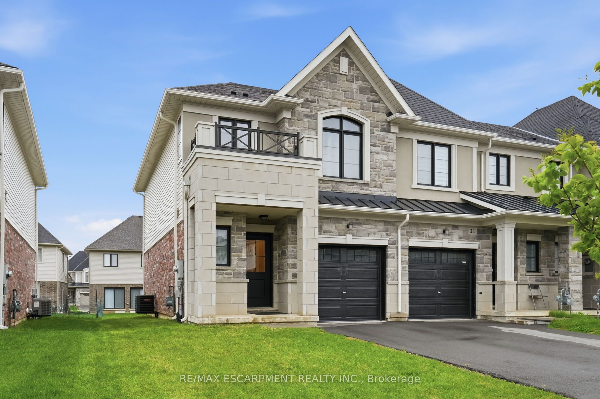 19 Mia Drive E