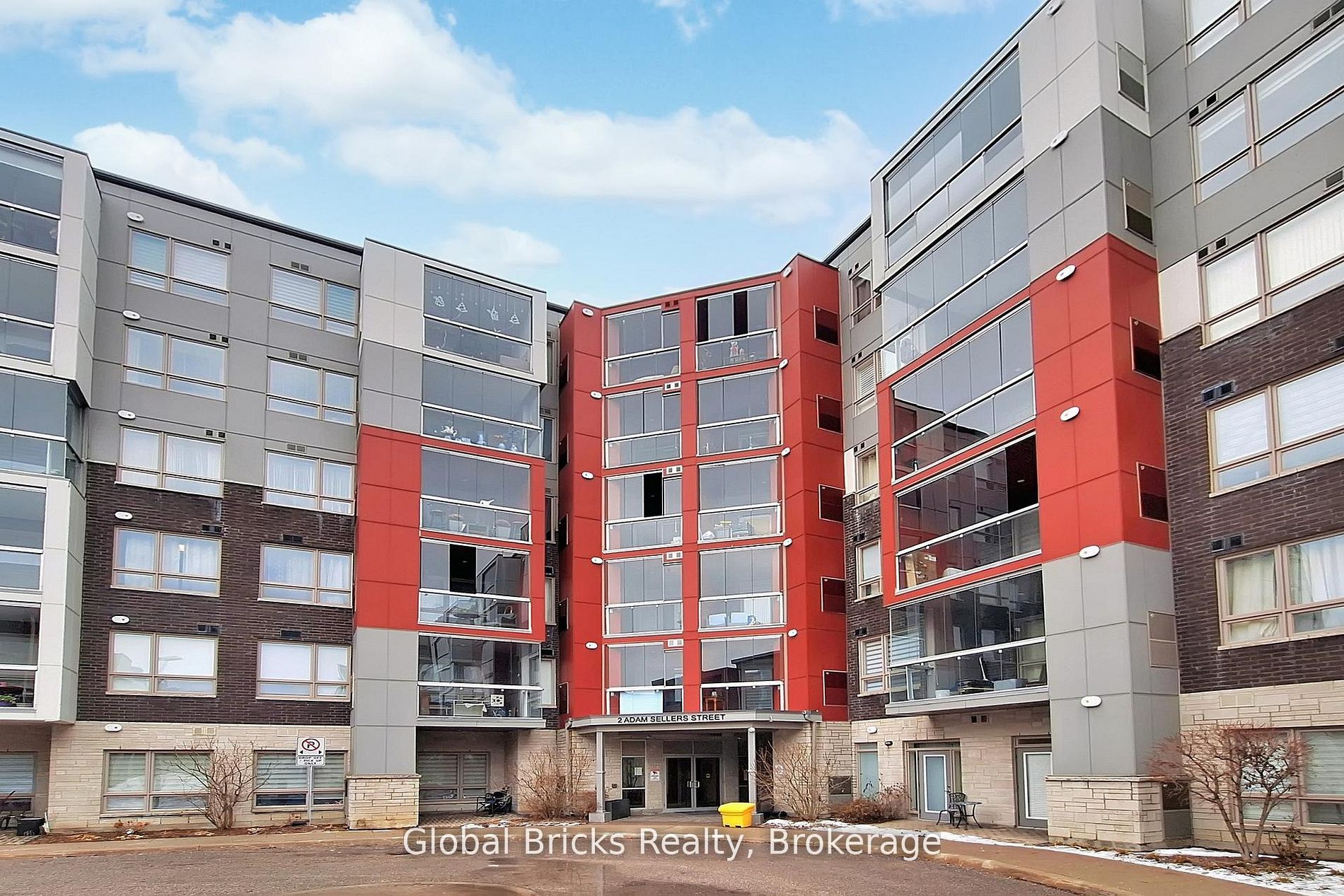 2 Adam Sellers Street 218