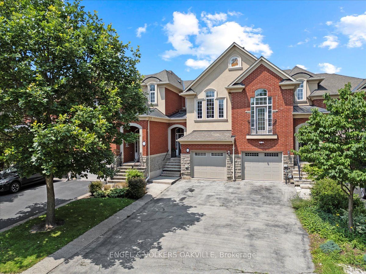 135 Tawny Crescent