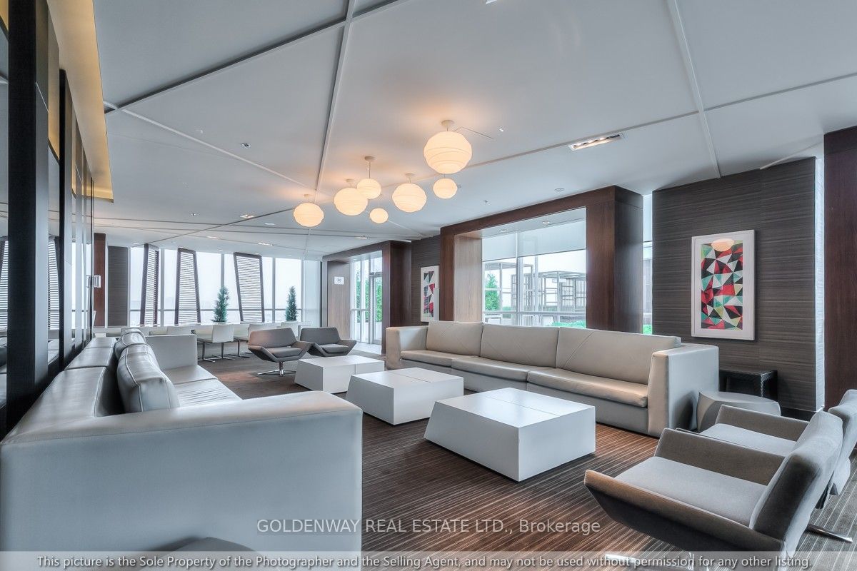 352 Front Street W 2009