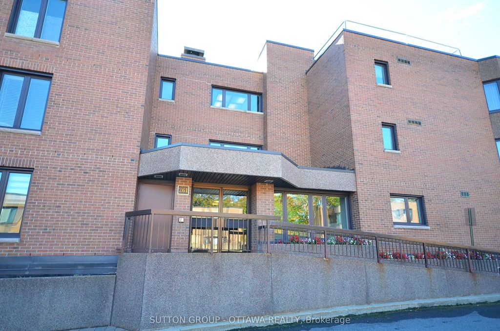 Photo of 261 BOTANICA Private #Unit 62, Dows Lake - Civic Hospital and Area, ON K1Y 4P9 (MLS # X12455698)