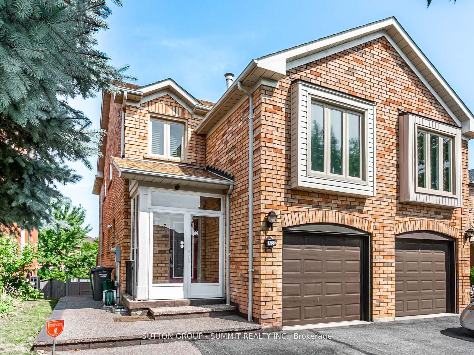 5453 PALMERSTON Crescent LOWER