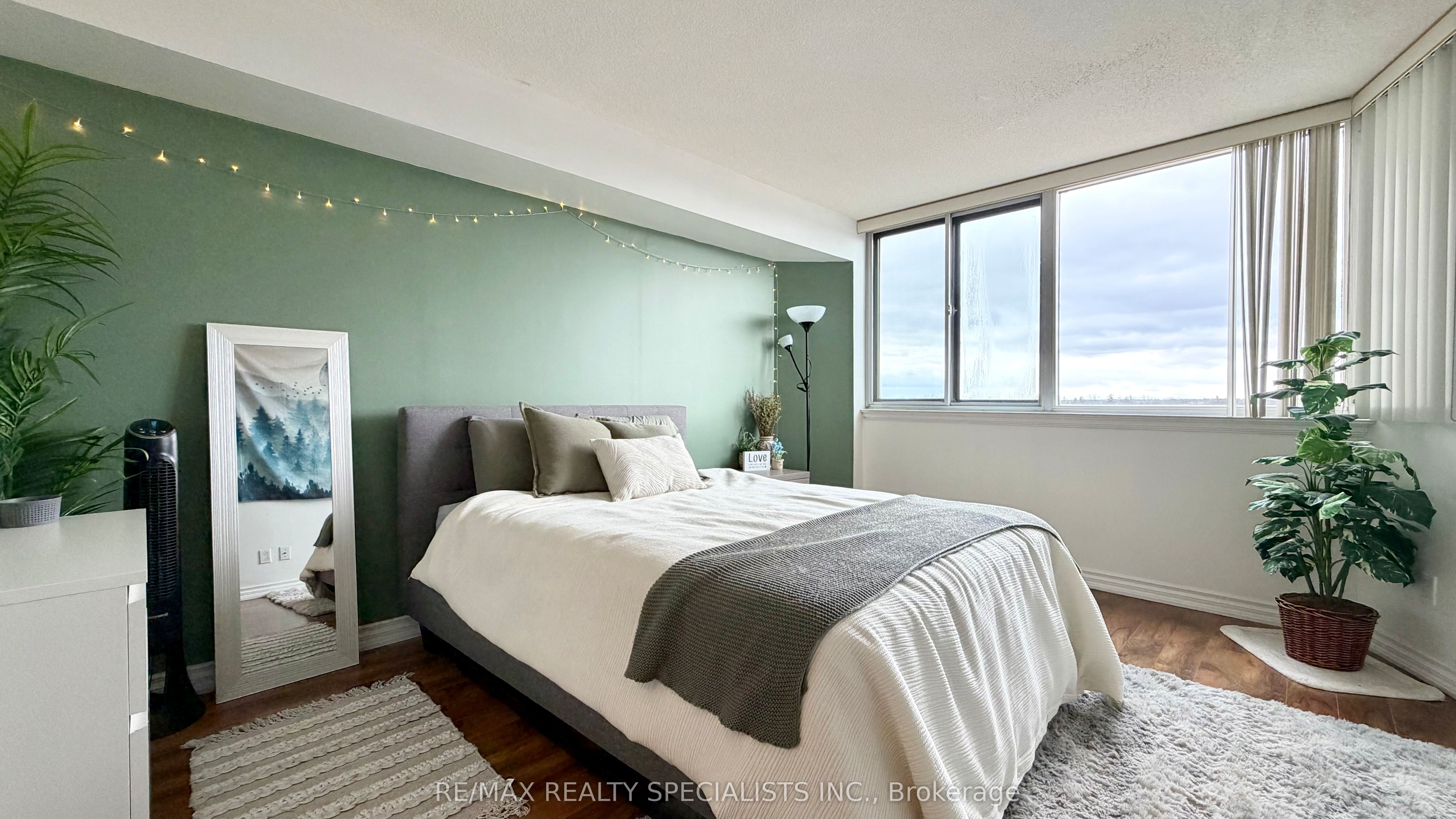 1001 Cedarglen Gate 520