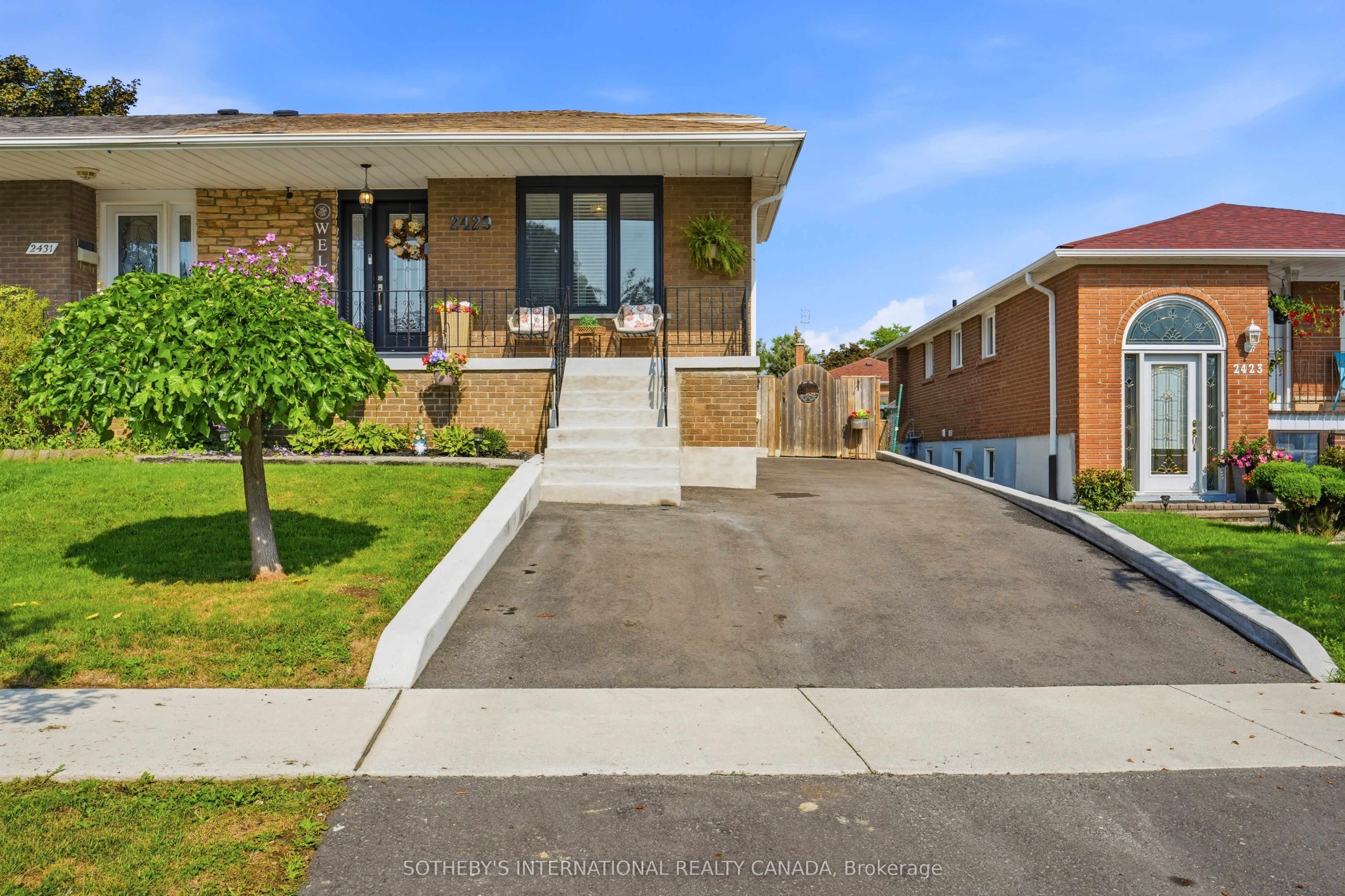 2429 Whaley Whaley Drive