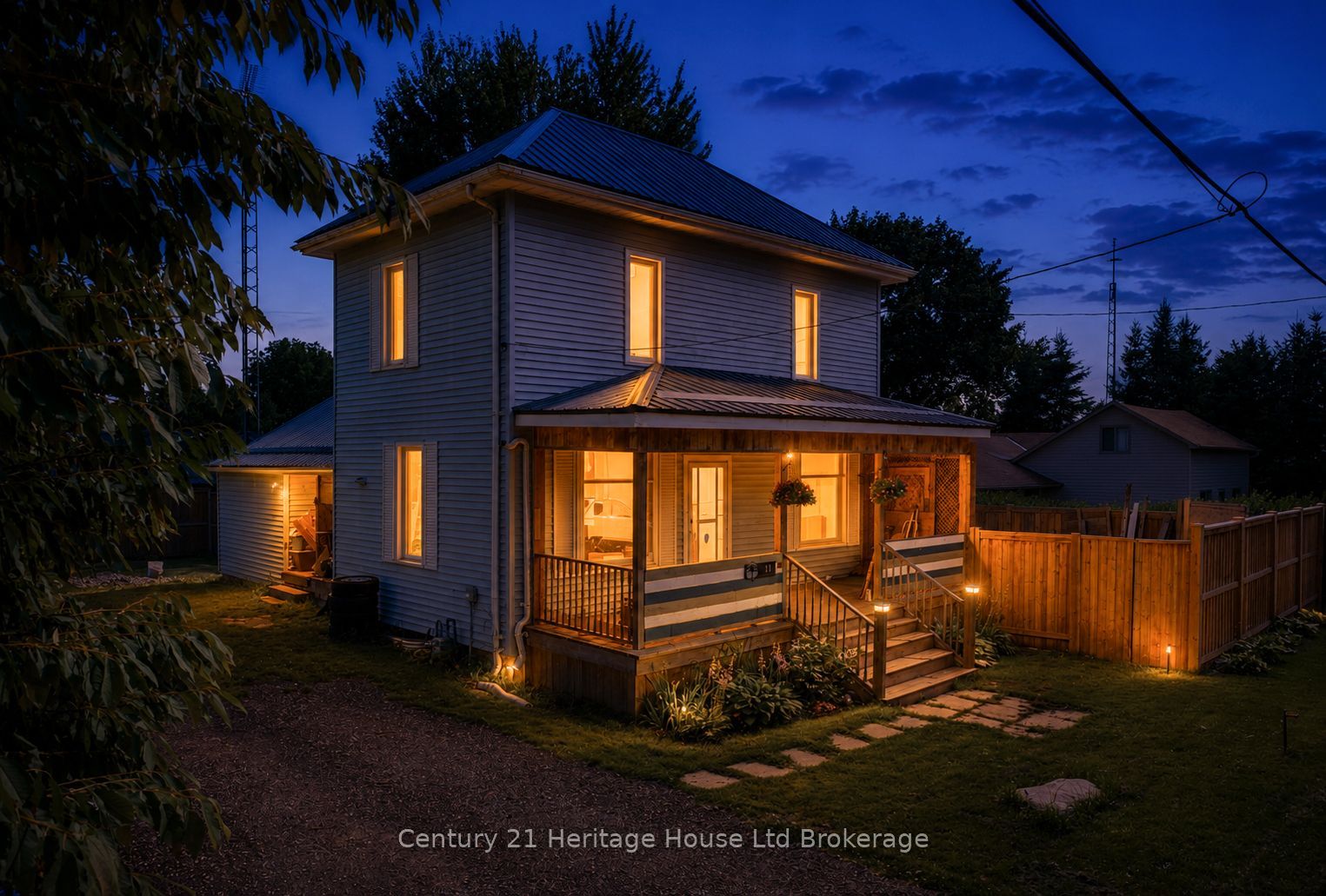 Photo 1 of 37 — 11 WOOD Street W, South-West Oxford, ON N0L 1C0