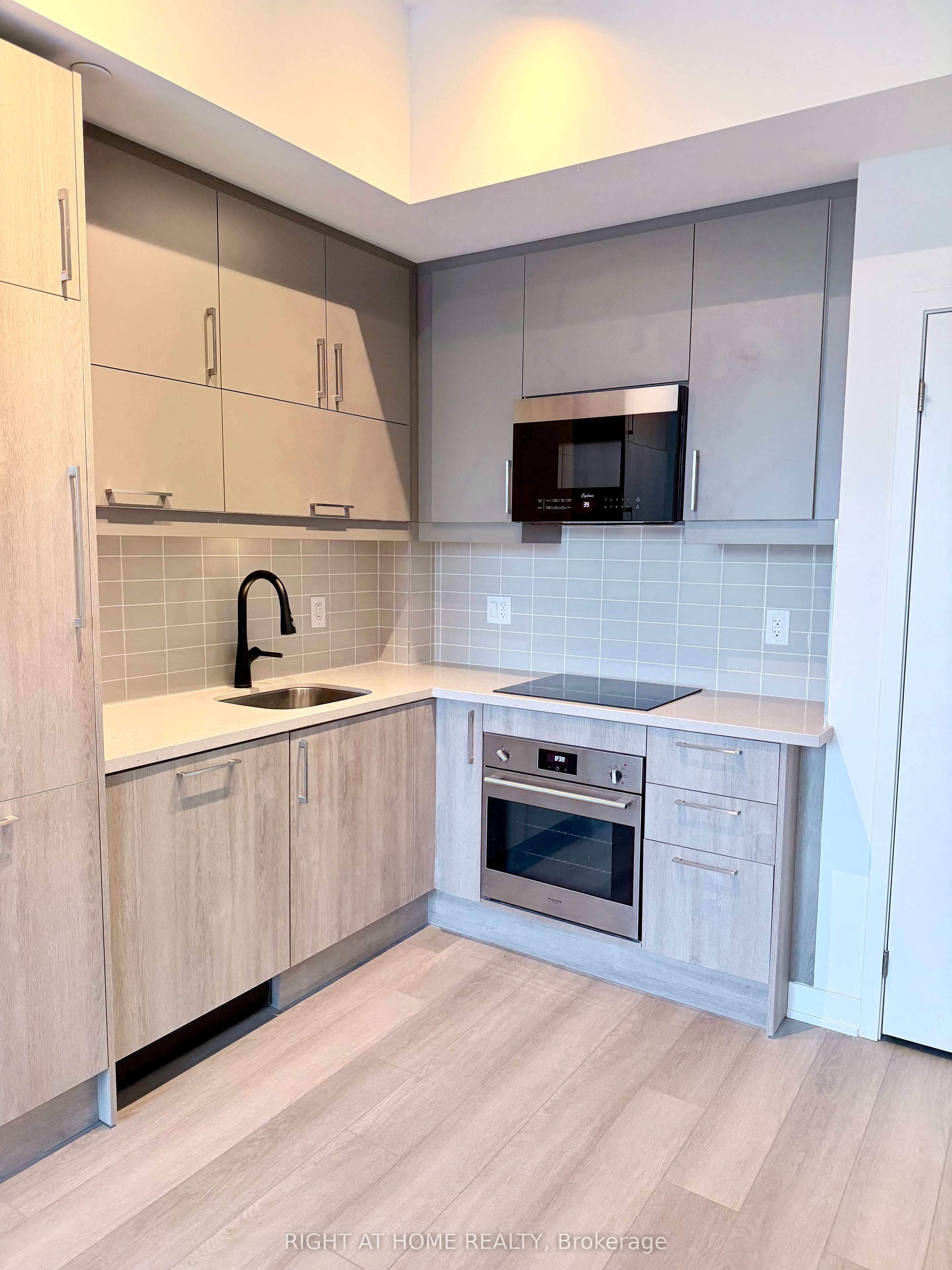 8119 Birchmount Road 1032